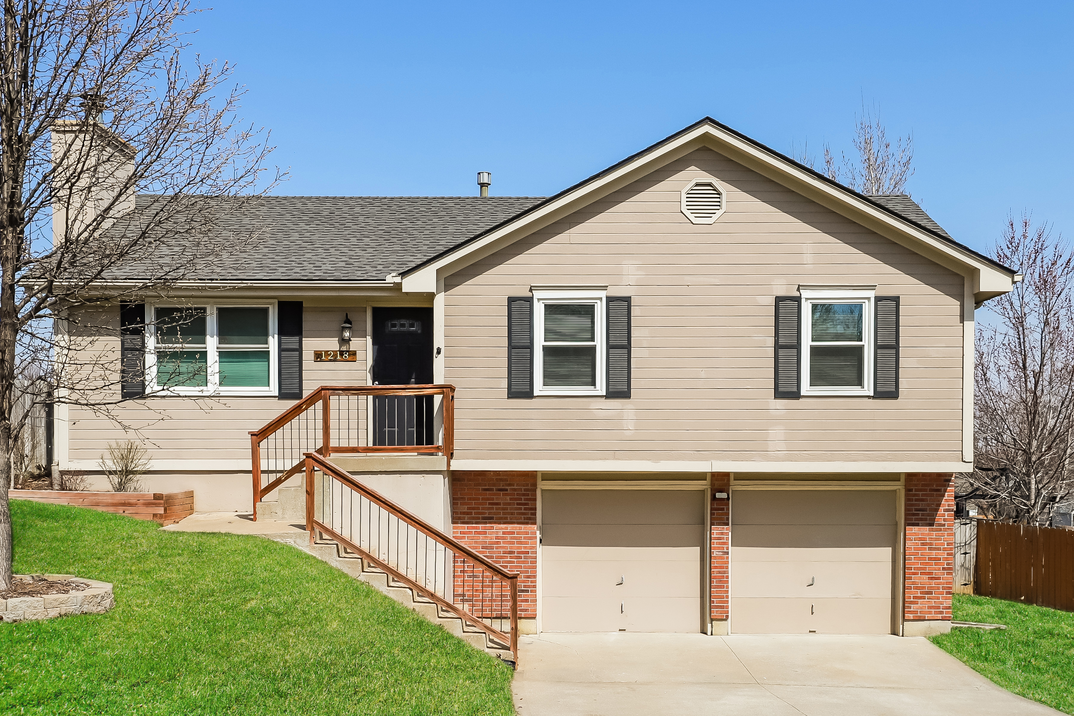 1218 S W STOCKMAN CT GRAIN VALLEY, MO 64029